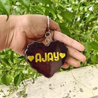 Heart resin keychain with a name in gold